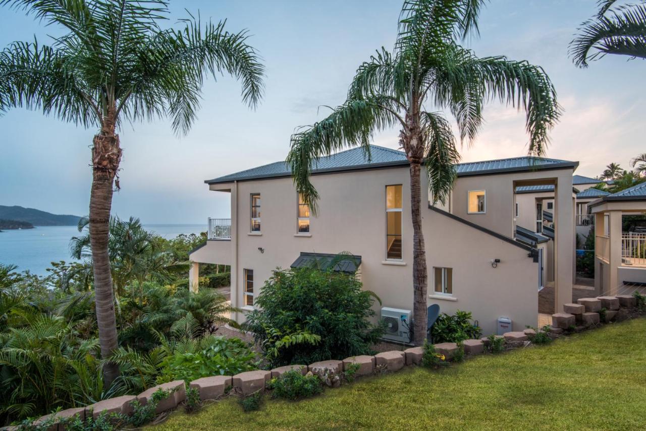 La Bella Waters 1 Wide Reaching Ocean Views And Buggy Villa Hamilton Island Exterior photo
